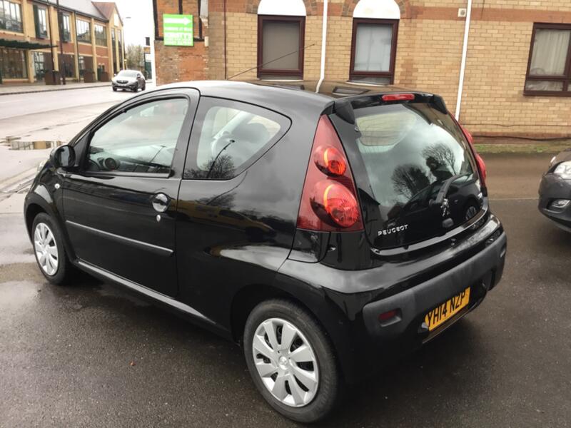 PEUGEOT 107