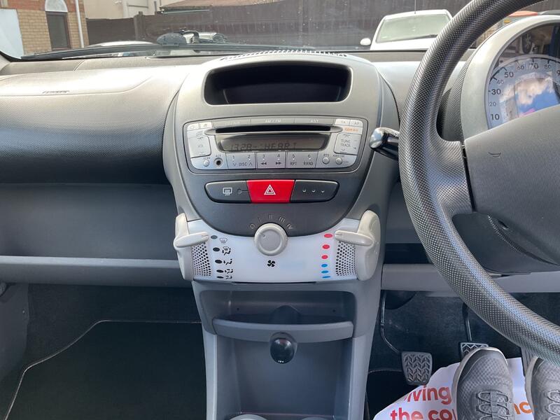 PEUGEOT 107