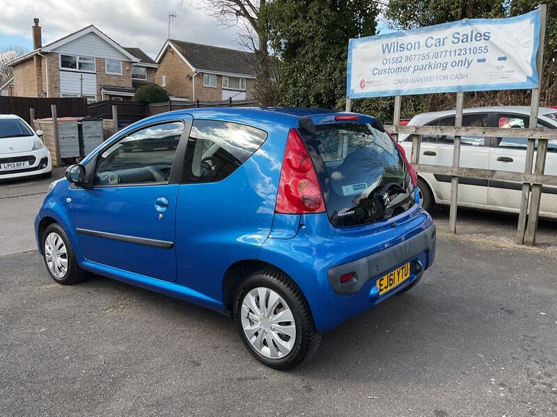 PEUGEOT 107