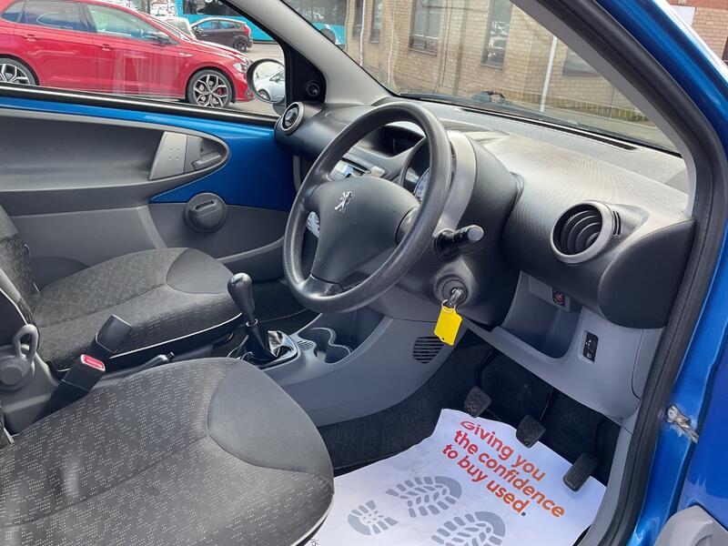 PEUGEOT 107