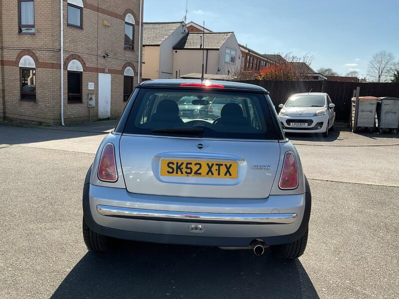 MINI HATCH