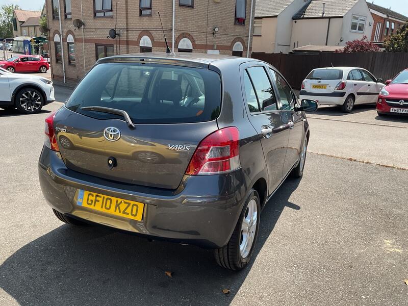 TOYOTA YARIS