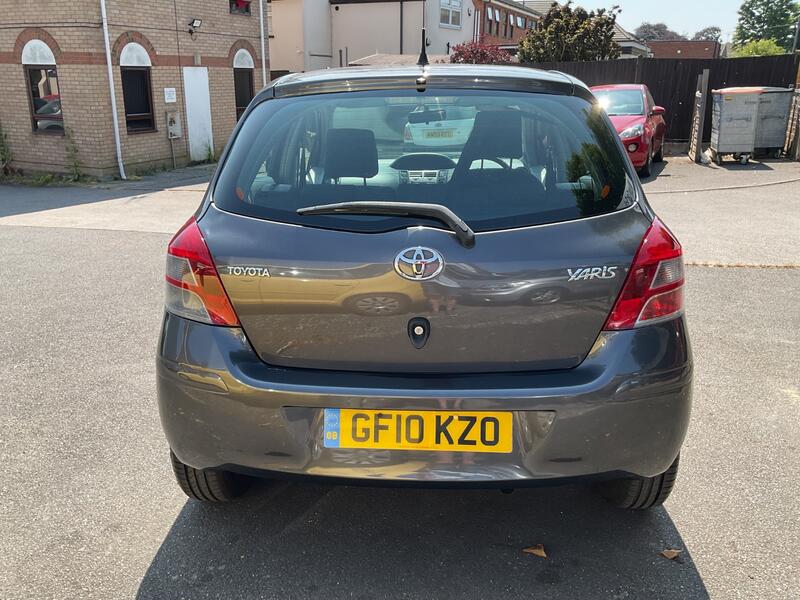 TOYOTA YARIS