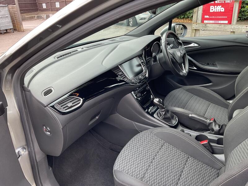 VAUXHALL ASTRA