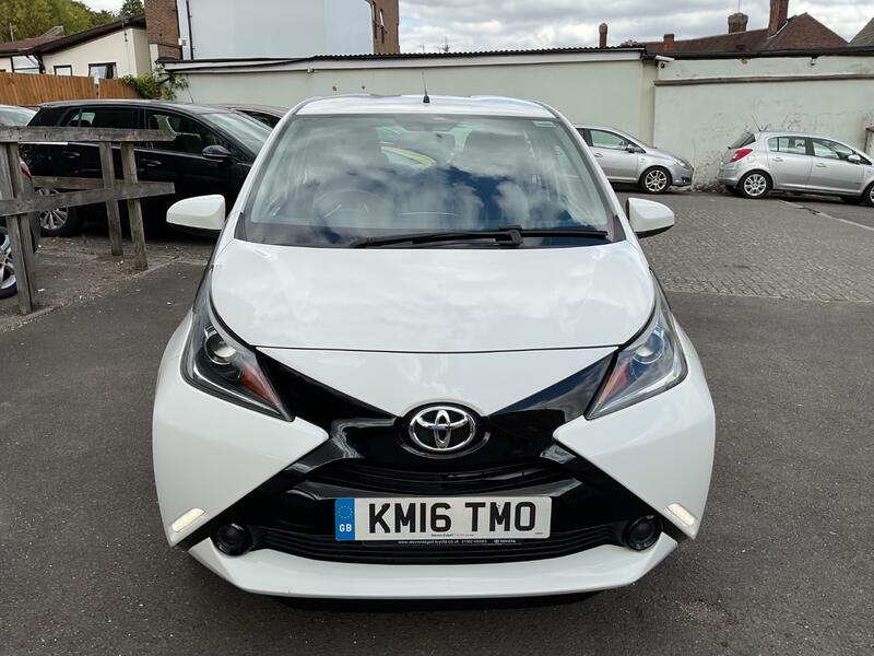 View TOYOTA AYGO 1.0 VVT-i x-play
