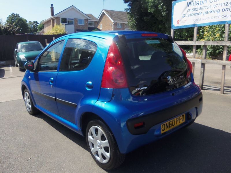 PEUGEOT 107