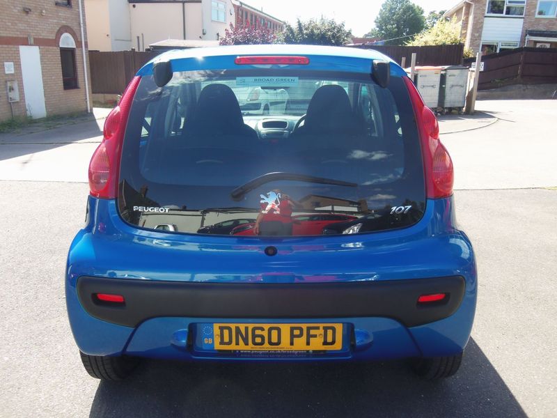 PEUGEOT 107