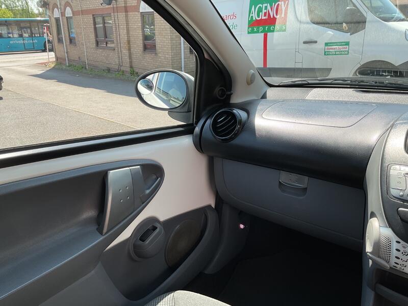 TOYOTA AYGO
