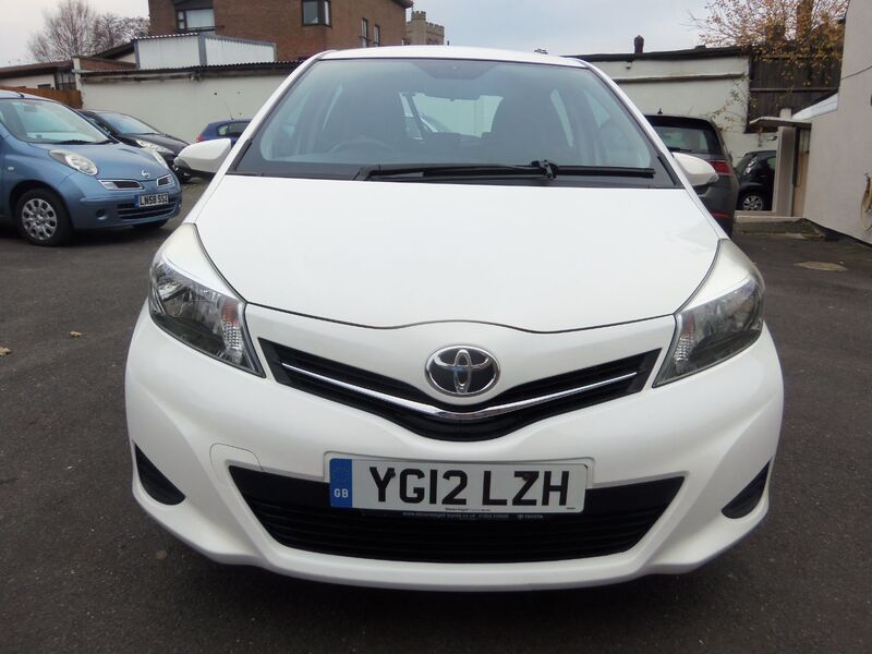 View TOYOTA YARIS VVT-I TR