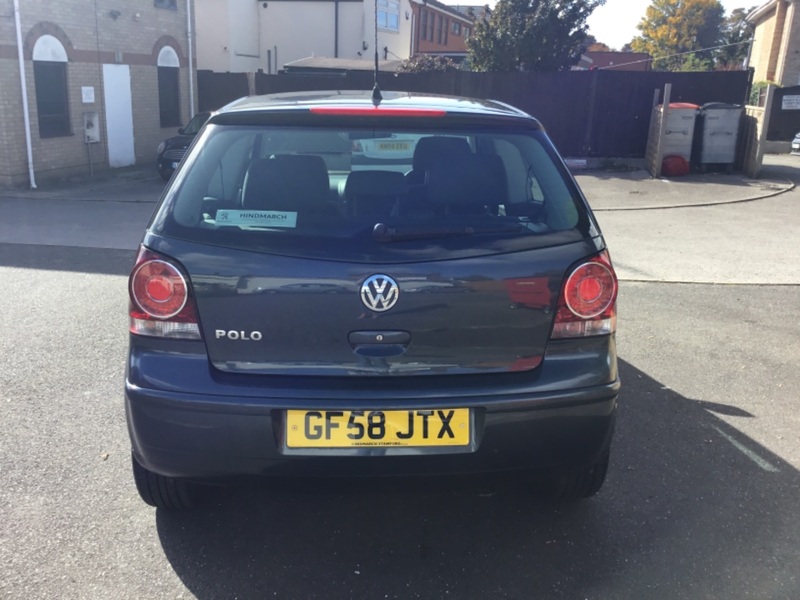 VOLKSWAGEN POLO